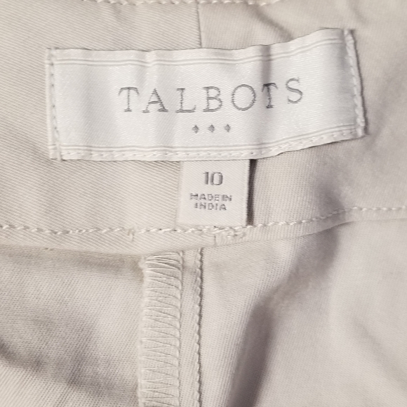 Women's Khaki Shorts - Picture 5 of 6